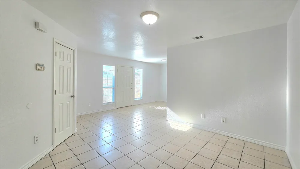 5017 Chapman Street #5017 Fort Worth, TX 76105