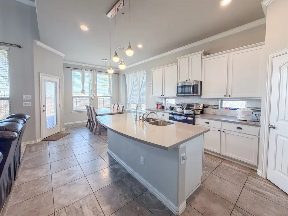 328 Callaghan Drive Fate, TX 75189