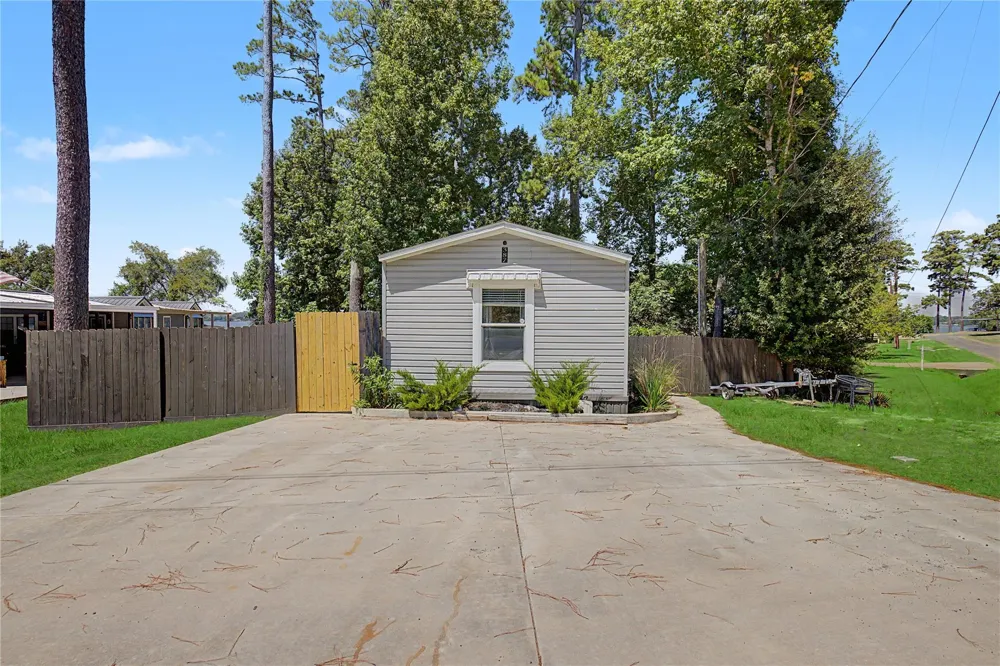 387 Lake Shore Drive Trinity, TX 75862