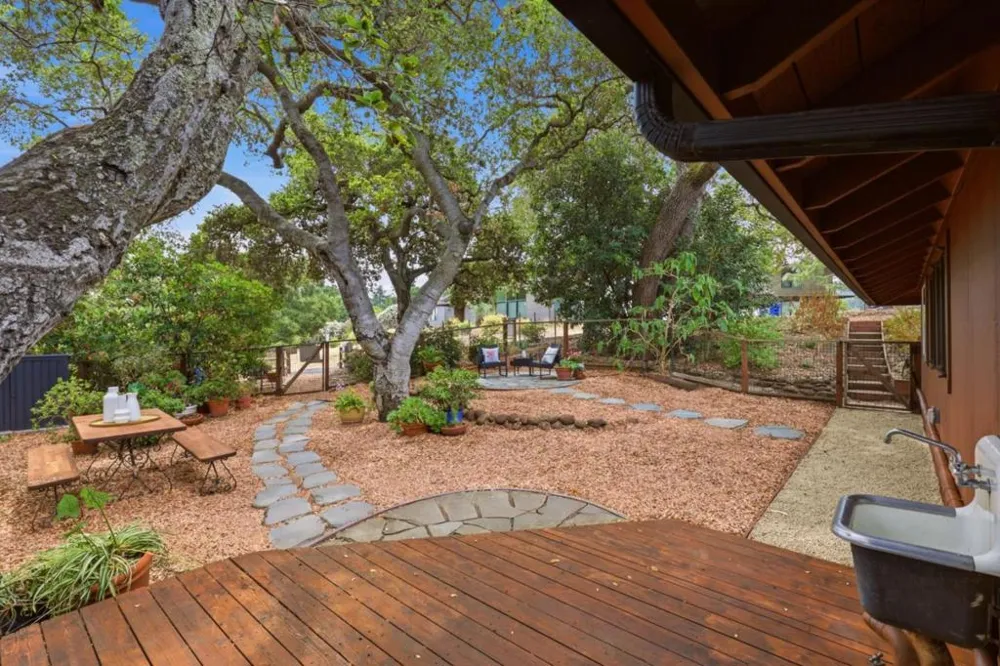 13124 Byrd Lane Los Altos Hills, CA 94022