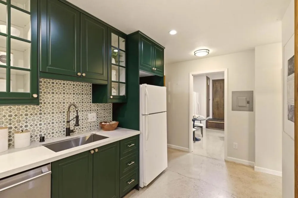 13124 Byrd Lane Los Altos Hills, CA 94022