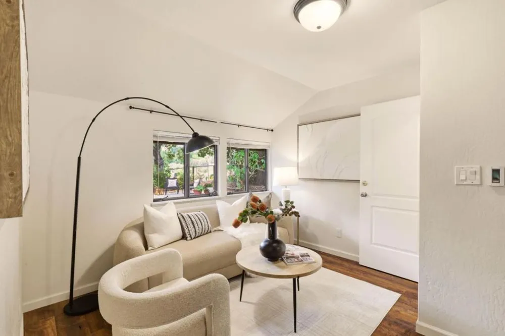 13124 Byrd Lane Los Altos Hills, CA 94022
