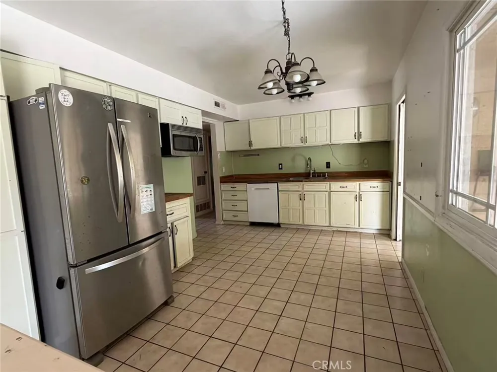 1161 Handy St. Orange, CA 92867