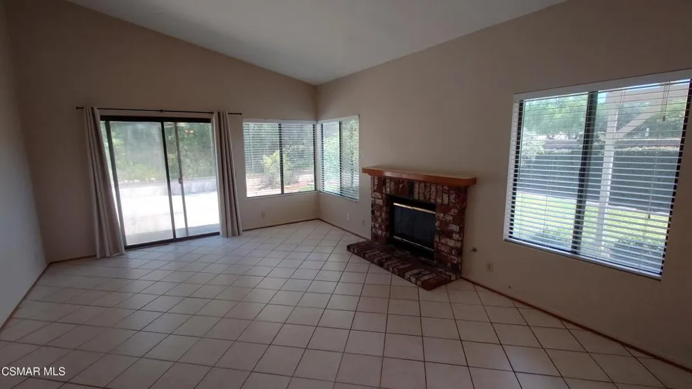 2500 Kensington Avenue Thousand Oaks, CA 91362