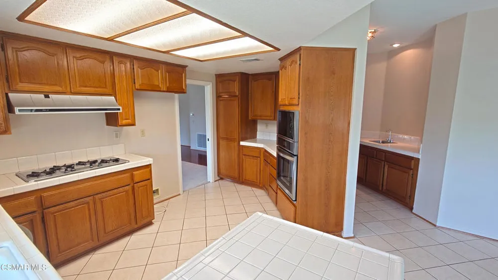 2500 Kensington Avenue Thousand Oaks, CA 91362