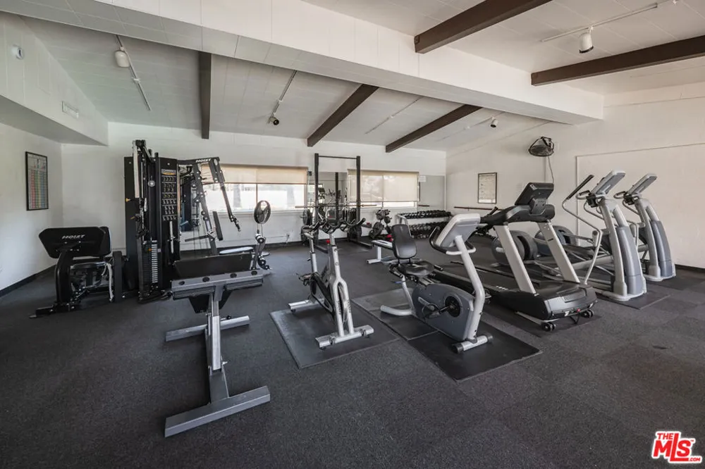 120 Navajo Lane Topanga, CA 90290