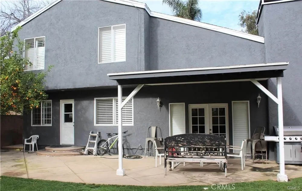 6840 Whitman Lake Balboa, CA 91406