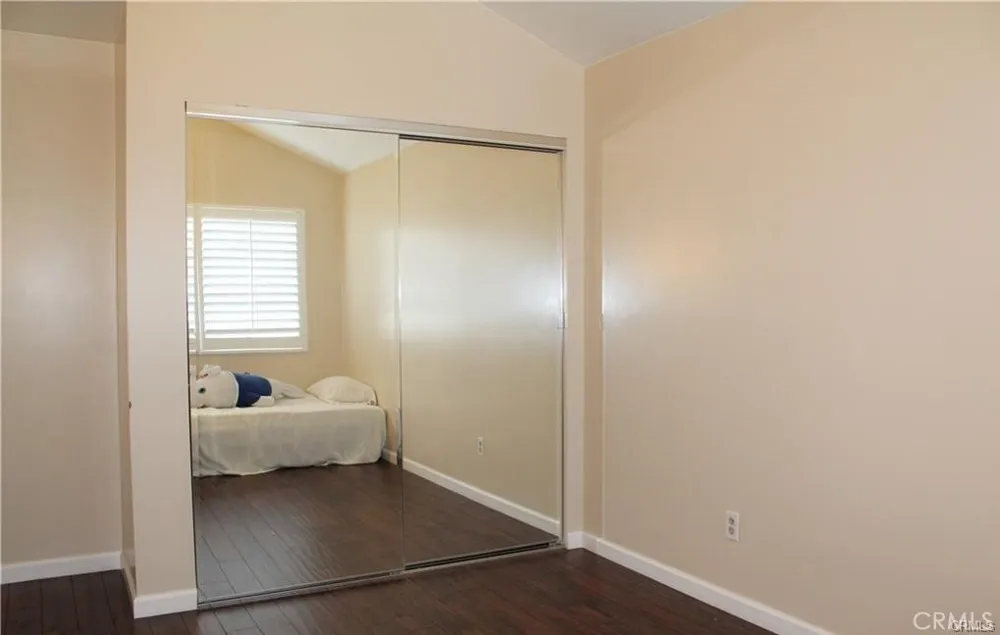 6840 Whitman Lake Balboa, CA 91406