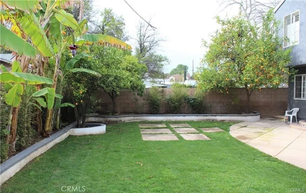 6840 Whitman Lake Balboa, CA 91406