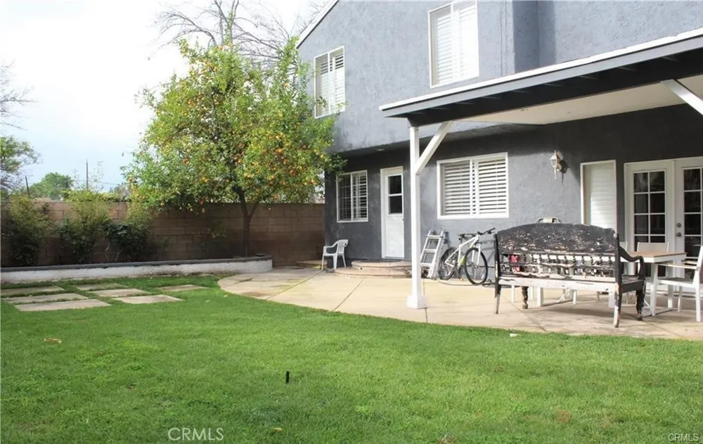 6840 Whitman Lake Balboa, CA 91406