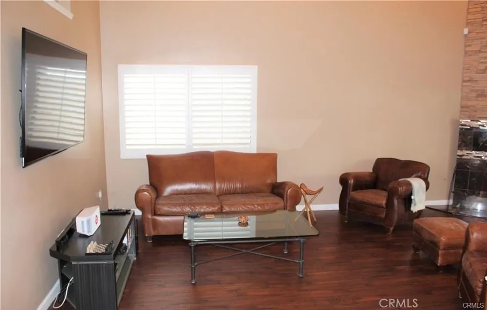 6840 Whitman Lake Balboa, CA 91406