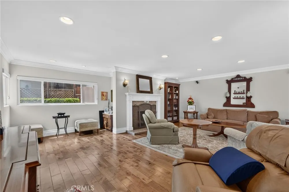 610 S Orange Grove Boulevard #5 Pasadena, CA 91105