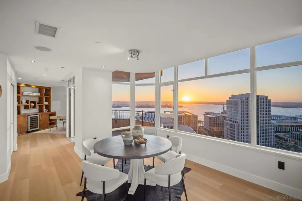 700 W Harbor #2101 San Diego, CA 92101