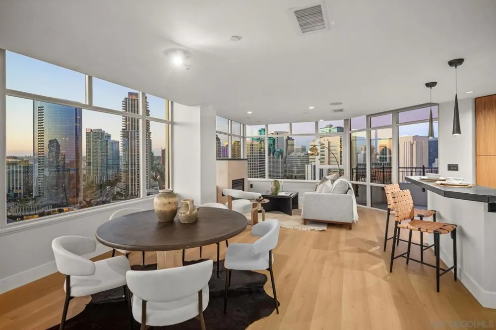 700 W Harbor #2101 San Diego, CA 92101
