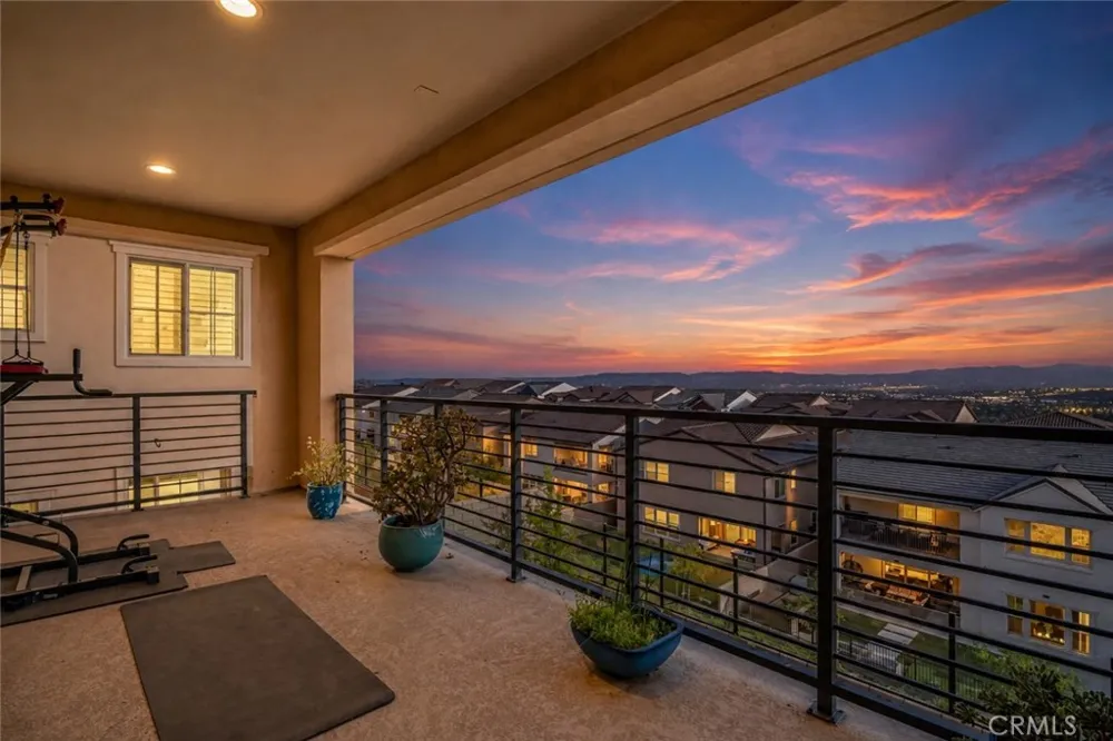 21304 Wildflower Chatsworth, CA 91311