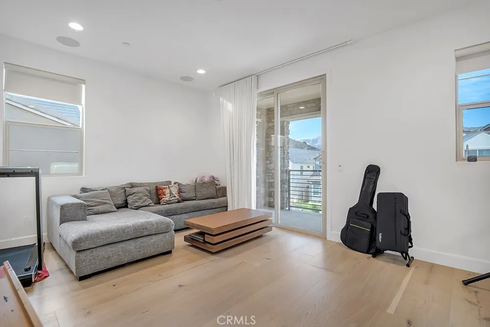 21304 Wildflower Chatsworth, CA 91311