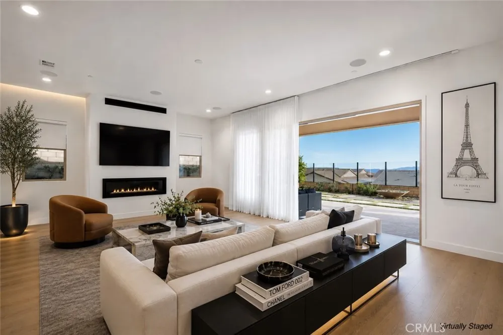 21304 Wildflower Chatsworth, CA 91311