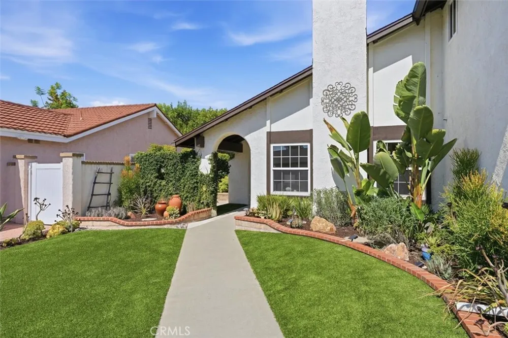 27251 Via Burgos Mission Viejo, CA 92691