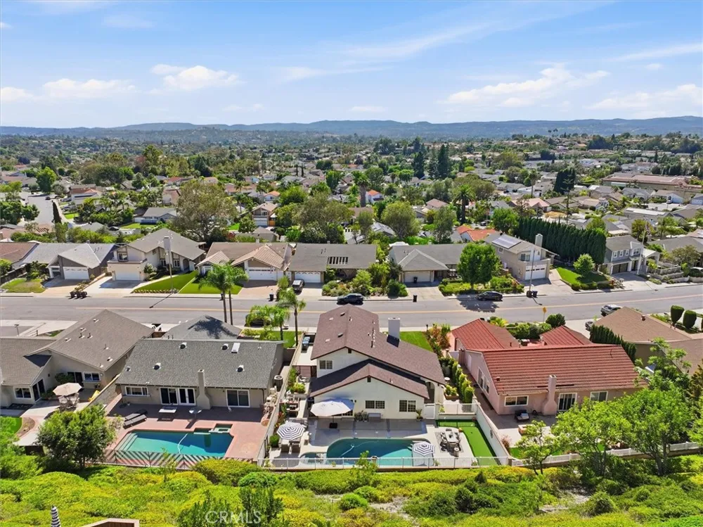 27251 Via Burgos Mission Viejo, CA 92691