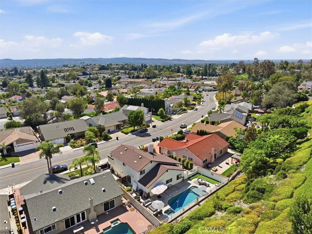 27251 Via Burgos Mission Viejo, CA 92691