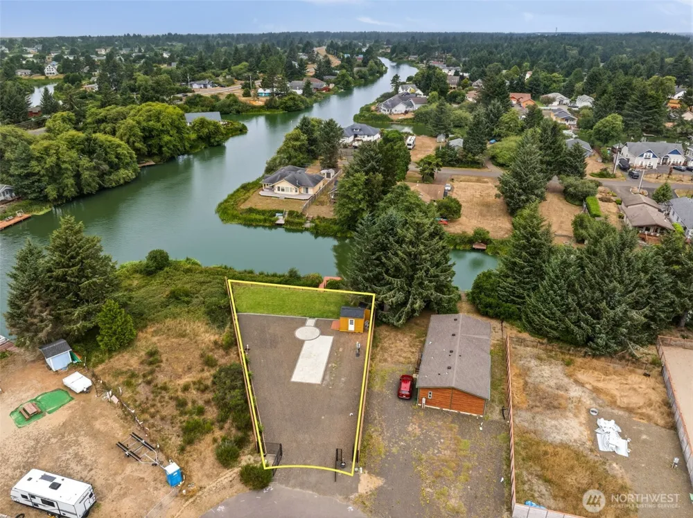 735 Swan Court SE Ocean Shores, WA 98569