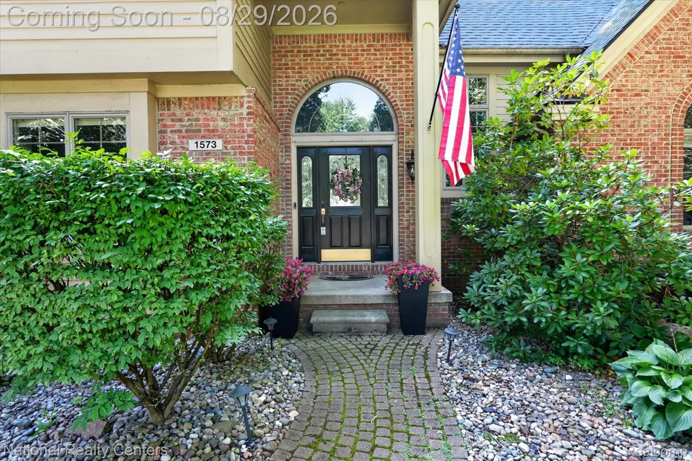 1573 Moonlight Drive Hartland Township, MI 48843
