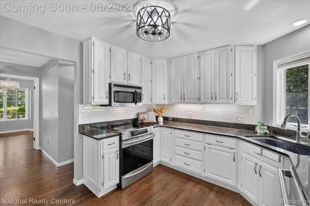 1573 Moonlight Drive Hartland Township, MI 48843