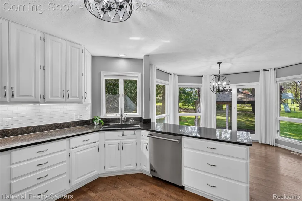 1573 Moonlight Drive Hartland Township, MI 48843