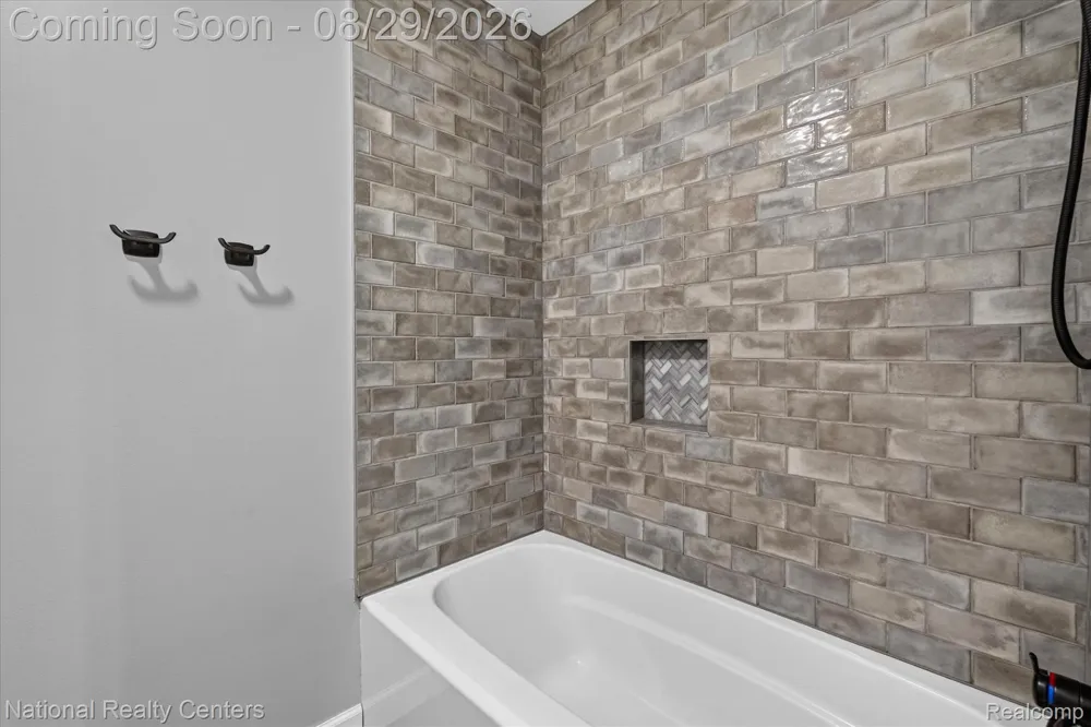1573 Moonlight Drive Hartland Township, MI 48843