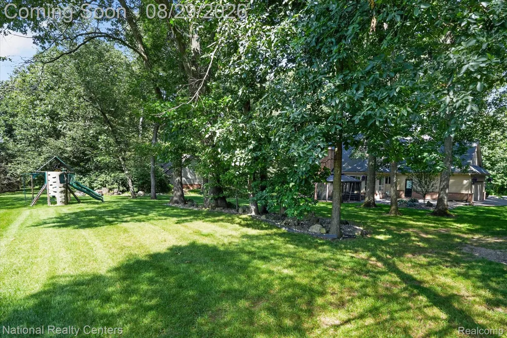 1573 Moonlight Drive Hartland Township, MI 48843
