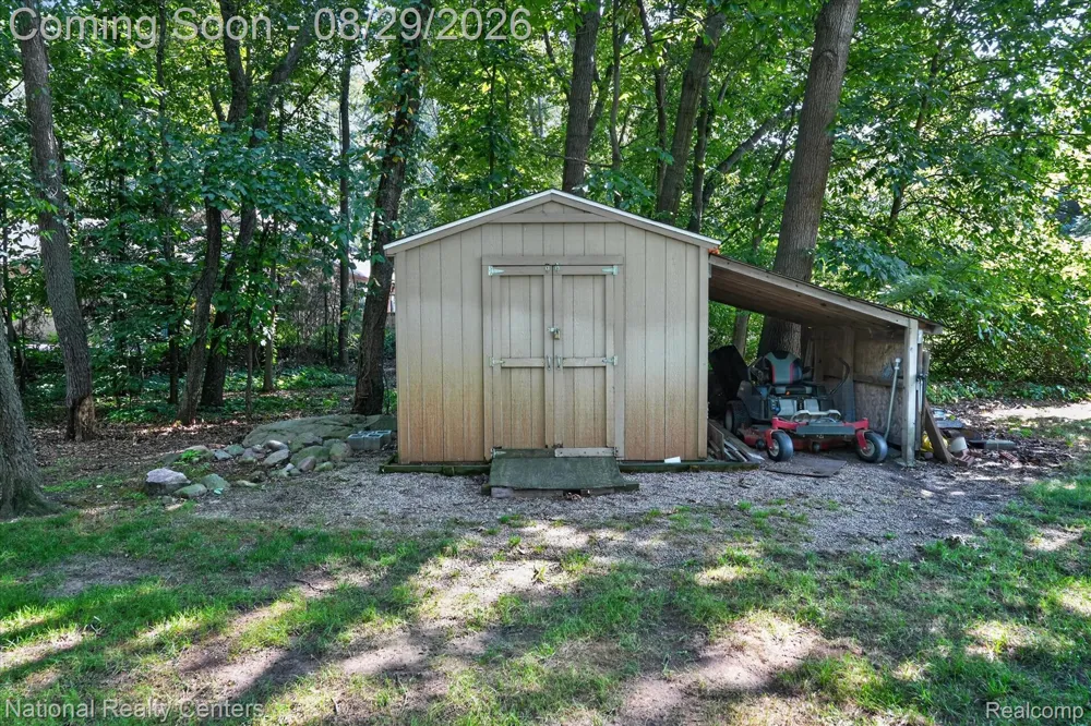 1573 Moonlight Drive Hartland Township, MI 48843