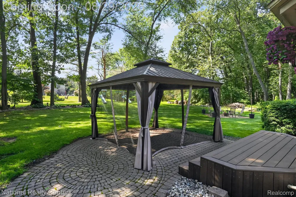 1573 Moonlight Drive Hartland Township, MI 48843
