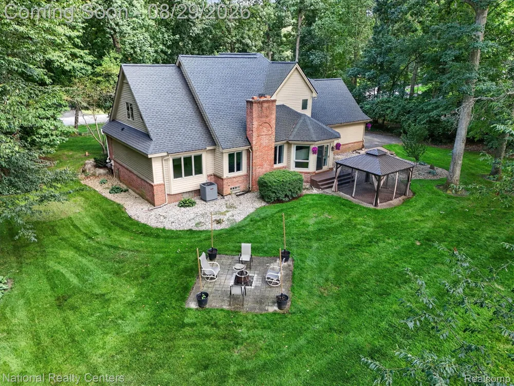 1573 Moonlight Drive Hartland Township, MI 48843