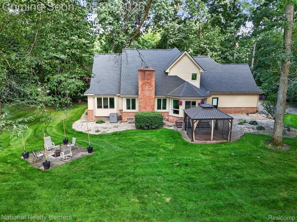 1573 Moonlight Drive Hartland Township, MI 48843