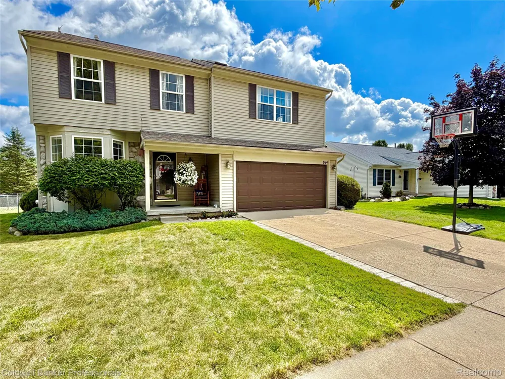 864 Carriage Hill Drive Fenton City, MI 48430