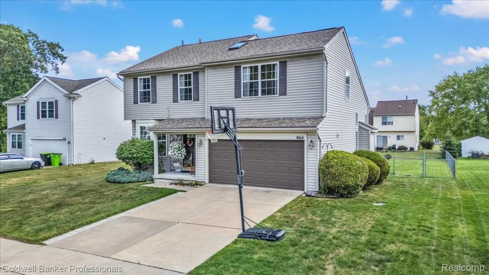864 Carriage Hill Drive Fenton City, MI 48430