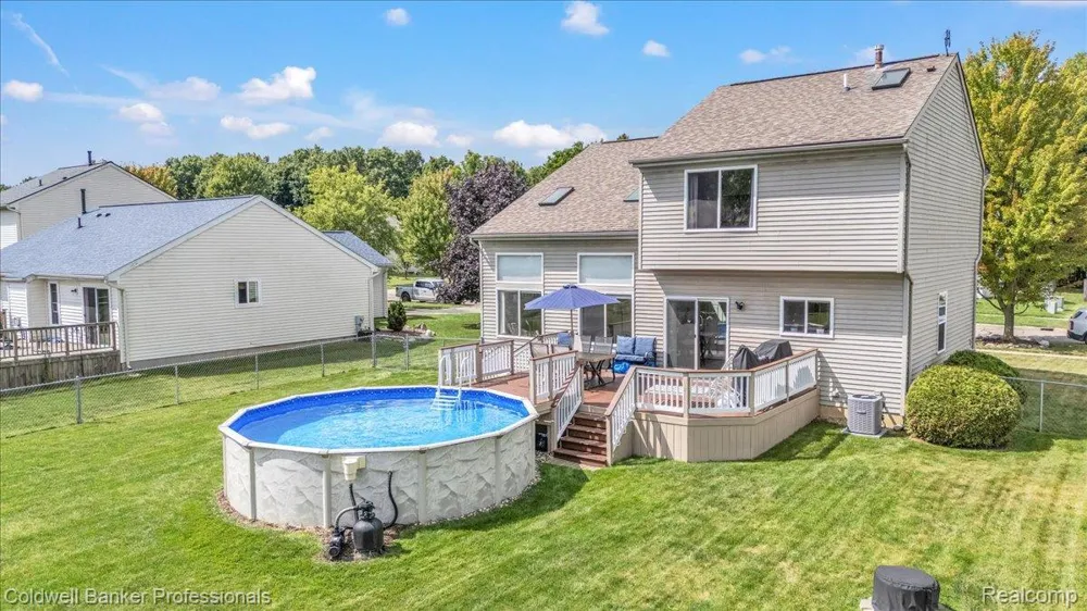 864 Carriage Hill Drive Fenton City, MI 48430