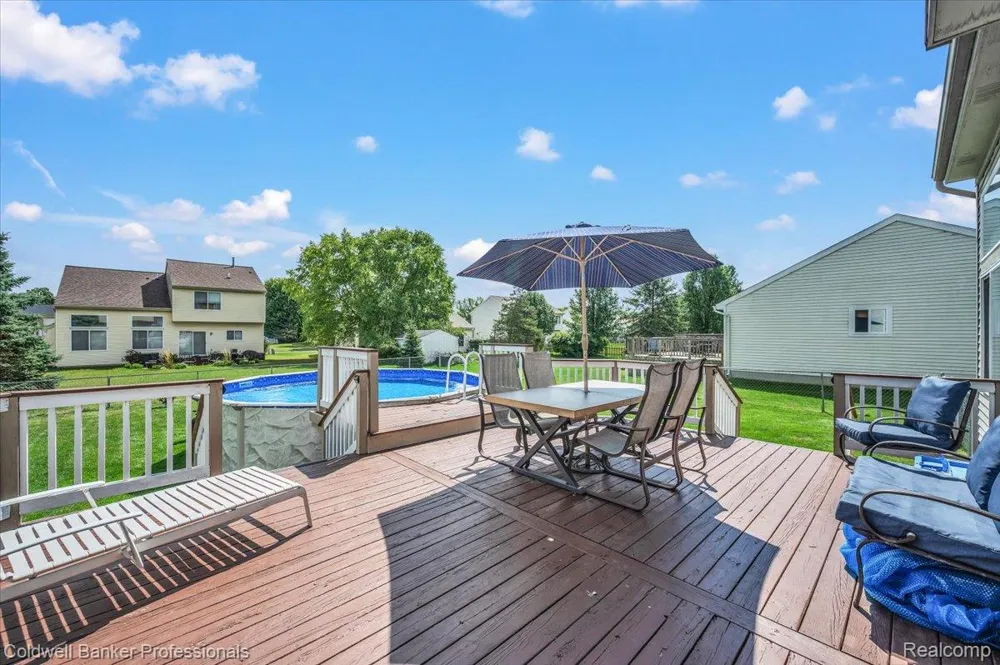864 Carriage Hill Drive Fenton City, MI 48430