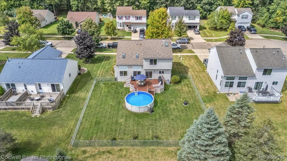 864 Carriage Hill Drive Fenton City, MI 48430