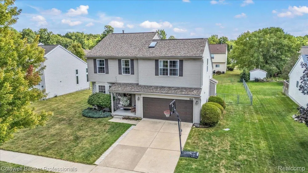 864 Carriage Hill Drive Fenton City, MI 48430