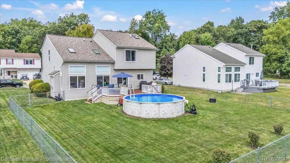 864 Carriage Hill Drive Fenton City, MI 48430