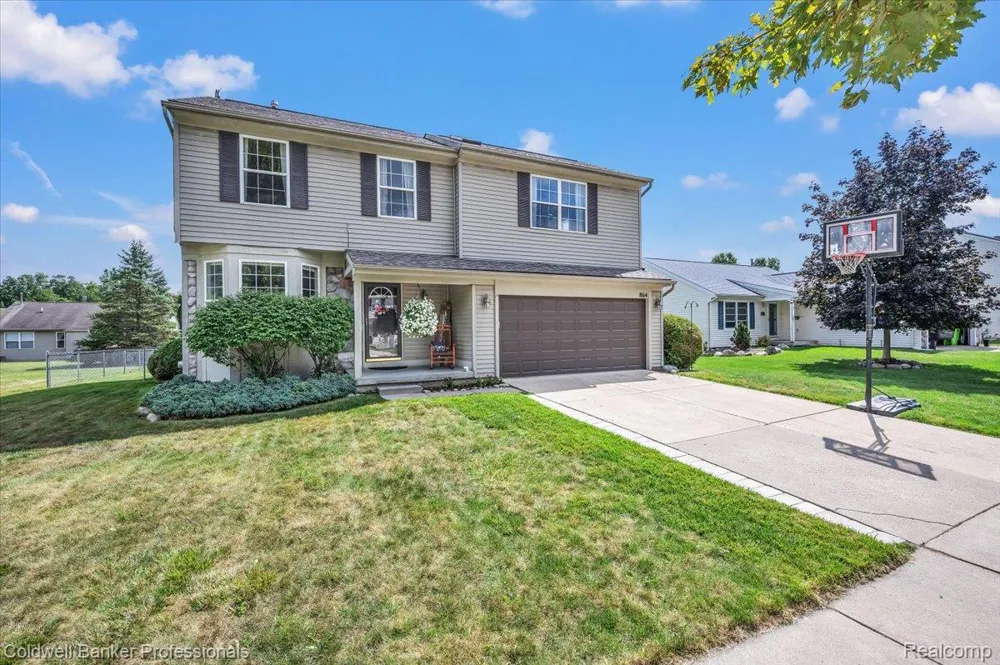 864 Carriage Hill Drive Fenton City, MI 48430