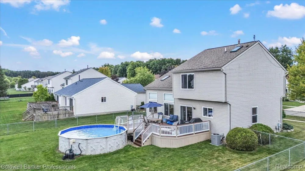 864 Carriage Hill Drive Fenton City, MI 48430