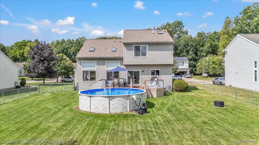 864 Carriage Hill Drive Fenton City, MI 48430