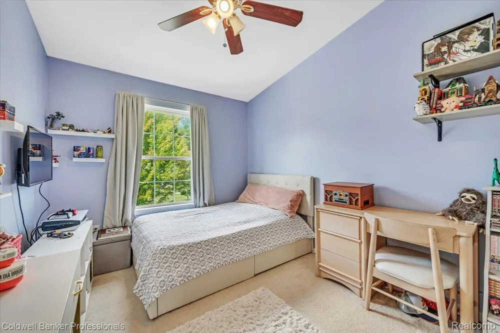 864 Carriage Hill Drive Fenton City, MI 48430