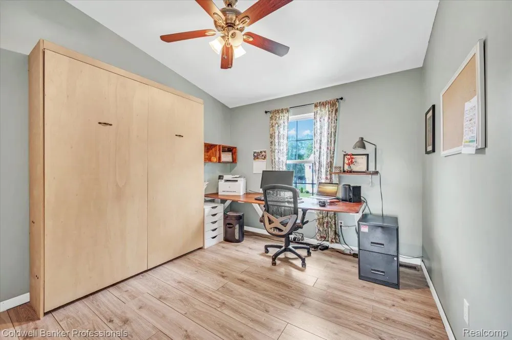 864 Carriage Hill Drive Fenton City, MI 48430