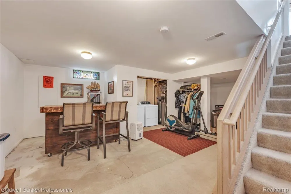864 Carriage Hill Drive Fenton City, MI 48430