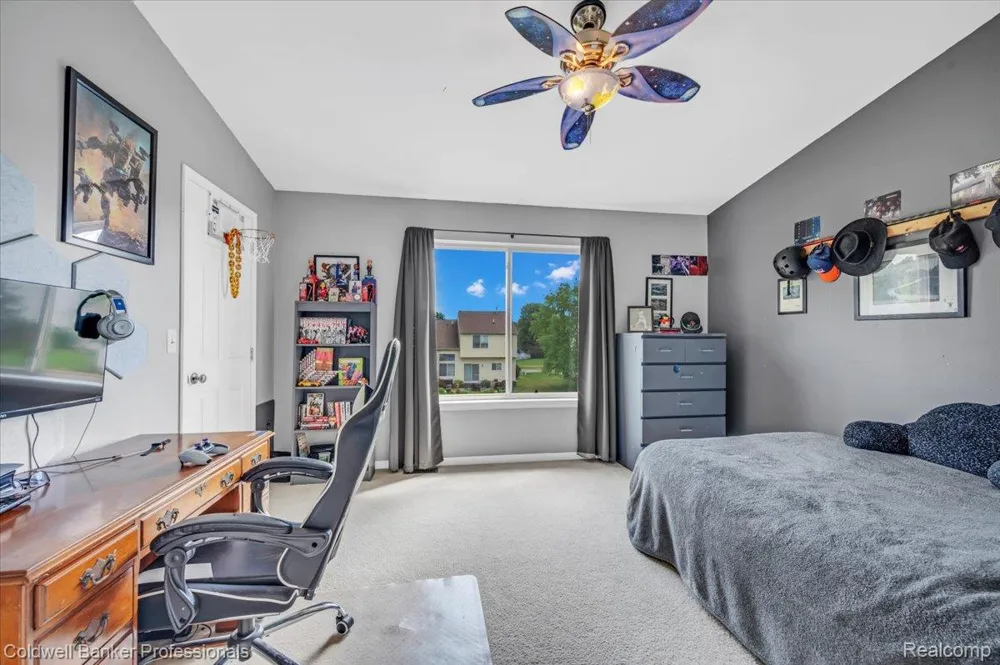 864 Carriage Hill Drive Fenton City, MI 48430