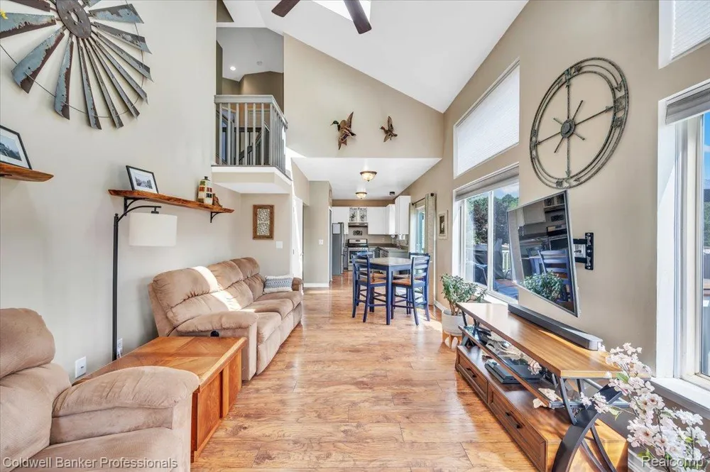 864 Carriage Hill Drive Fenton City, MI 48430