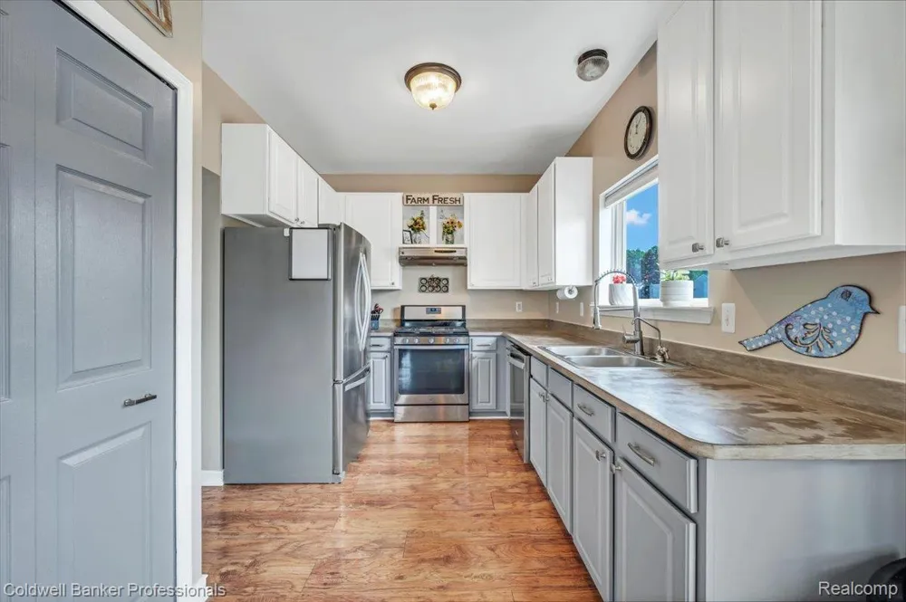 864 Carriage Hill Drive Fenton City, MI 48430